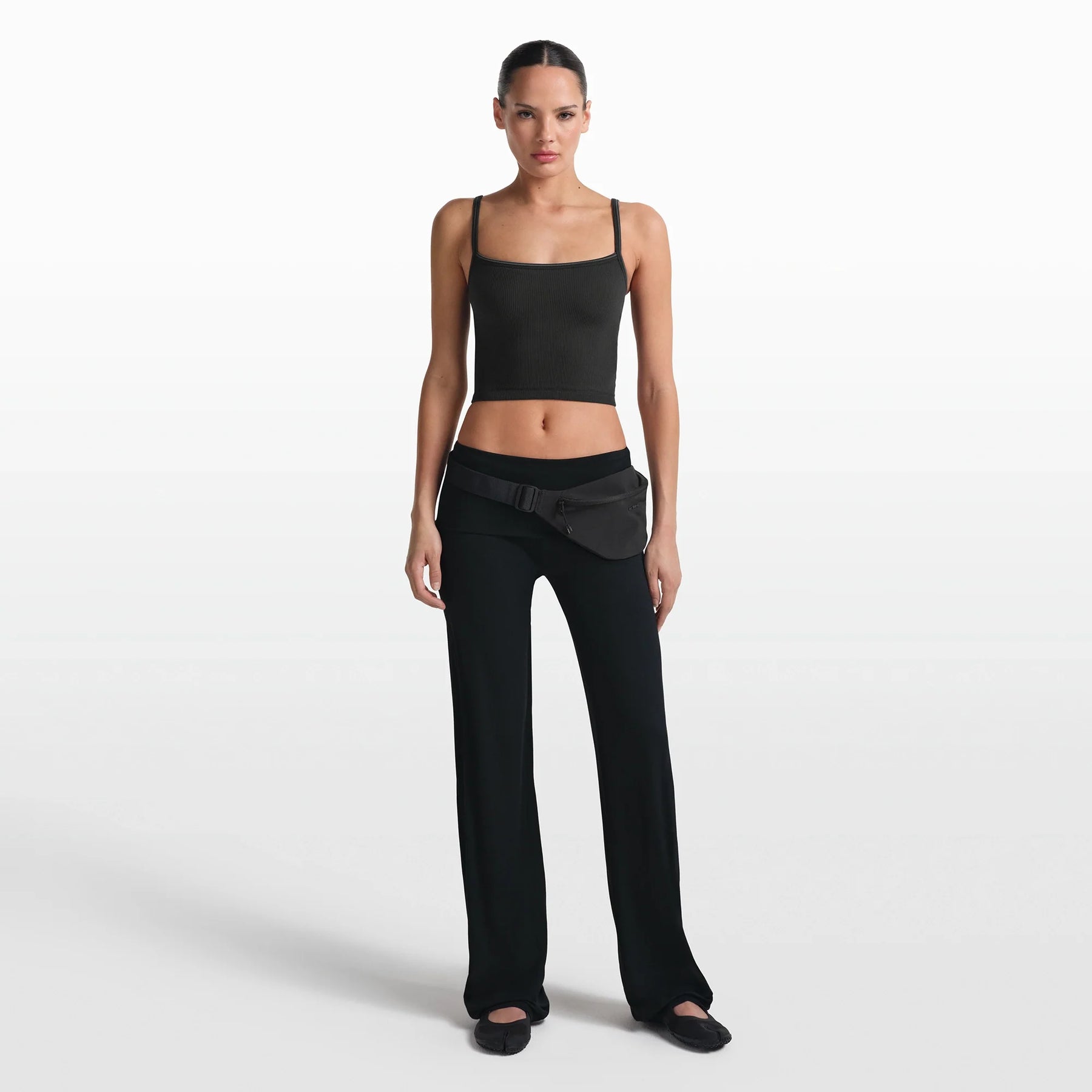 NikeSKIMS RIBBED SEAMLESS CAMI | OBSIDIAN