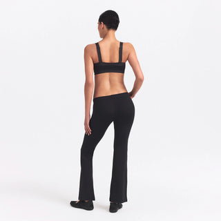 NikeSKIMS MATTE SHINE MIX STRAIGHT NECK BRA | OBSIDIAN AND IGNEOUS
