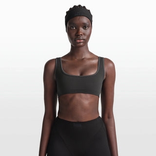 NikeSKIMS RIBBED SEAMLESS MICRO SCOOP BRA | OBSIDIAN