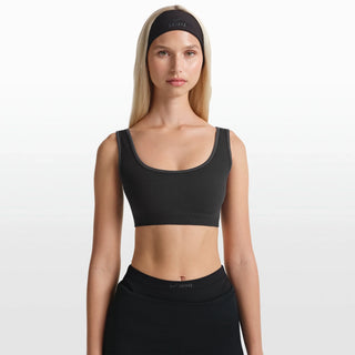 NikeSKIMS RIBBED SEAMLESS SCOOP BRA | OBSIDIAN