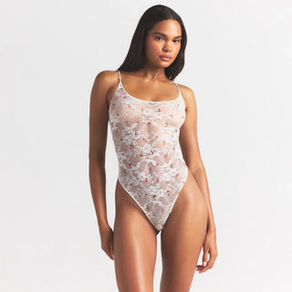 STRETCH LACE SCOOP NECK BODYSUIT | IVORY CHERRY PRINT