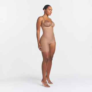 SKIMS BODY LEFT LEG SOLUTION SHORT | SIENNA