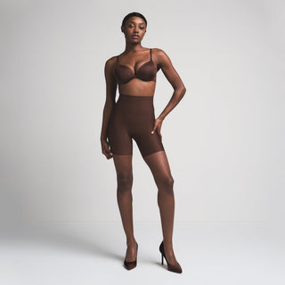 SKIMS BODY CORE SCULPT MID RISE SHORT | COCOA