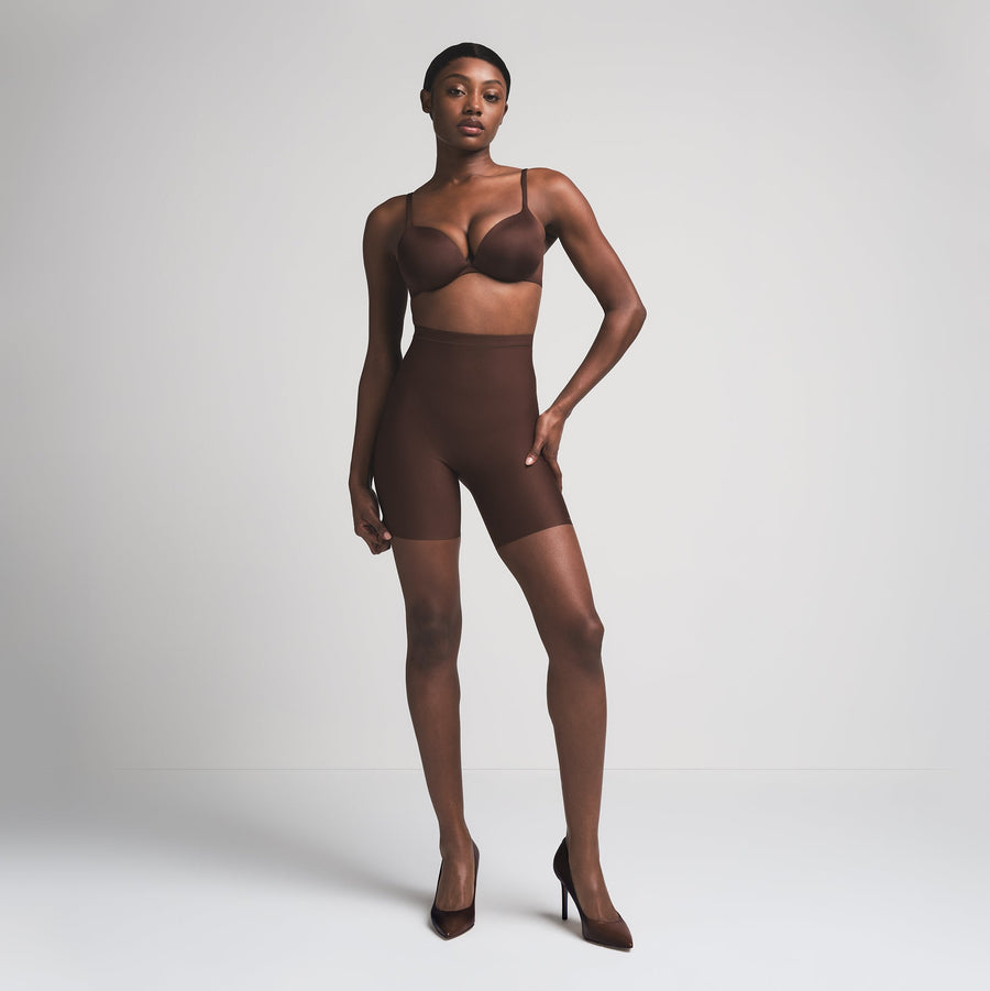 SKIMS BODY CORE SCULPT MID RISE SHORT | COCOA