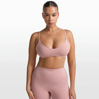 NikeSKIMS MATTE MICRO SCOOP BRA | HIMALAYAN