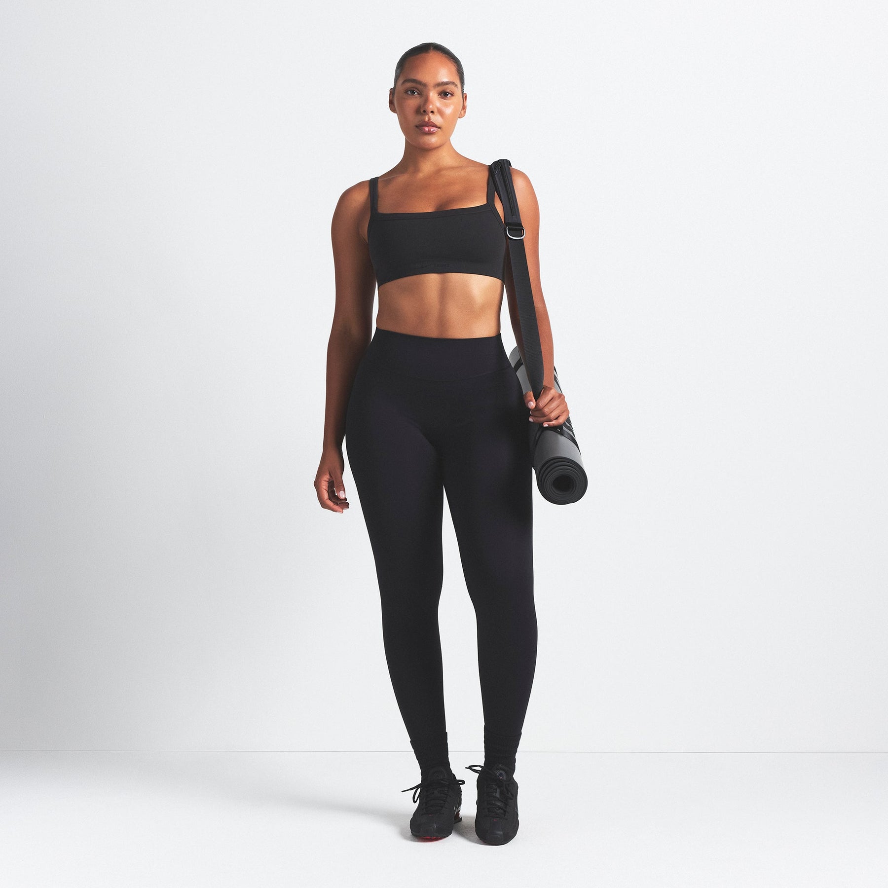 NikeSKIMS VINTAGE SEAMLESS CAMI BRA | OBSIDIAN