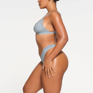 FITS EVERYBODY LACE TRIANGLE BRALETTE | DENIM