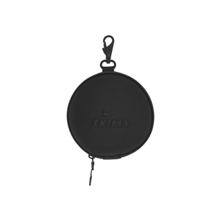 NikeSKIMS ACCESSORIES HARDSHELL ROUND CASE | OBSIDIAN