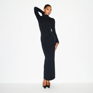 SMOOTH LAYERS TURTLENECK LONG DRESS | OBSIDIAN