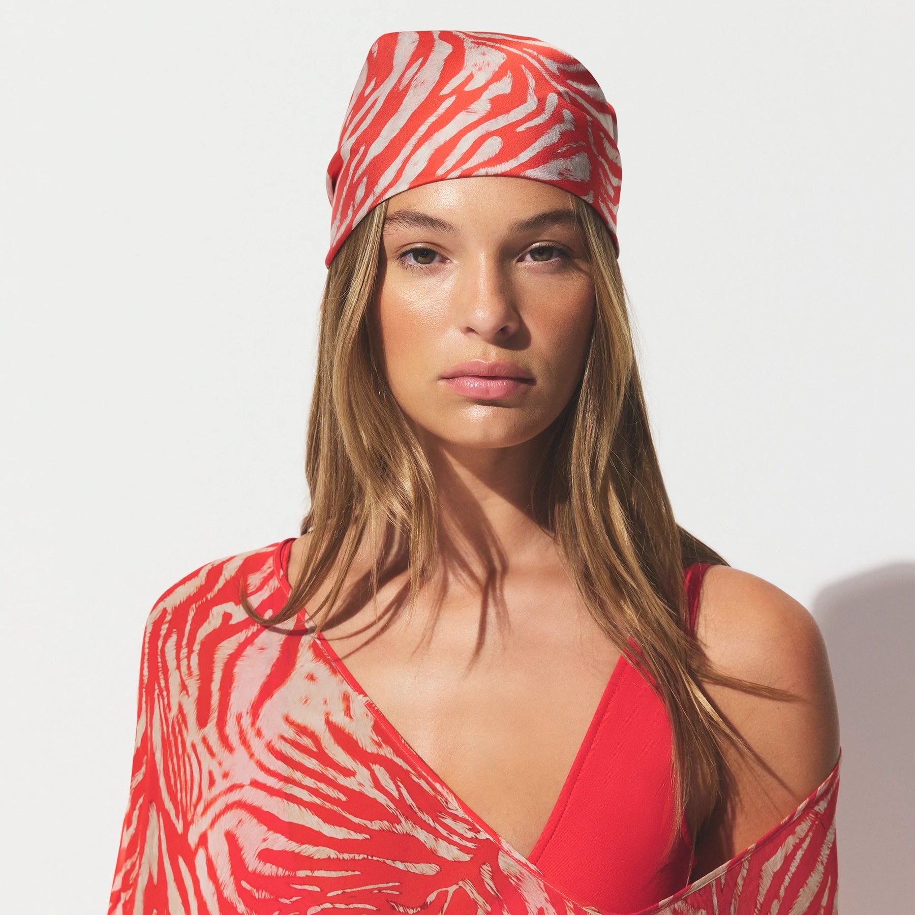 SKIMS ACCESSORIES HEADSCARF | CARMINE ZEBRA PRINT