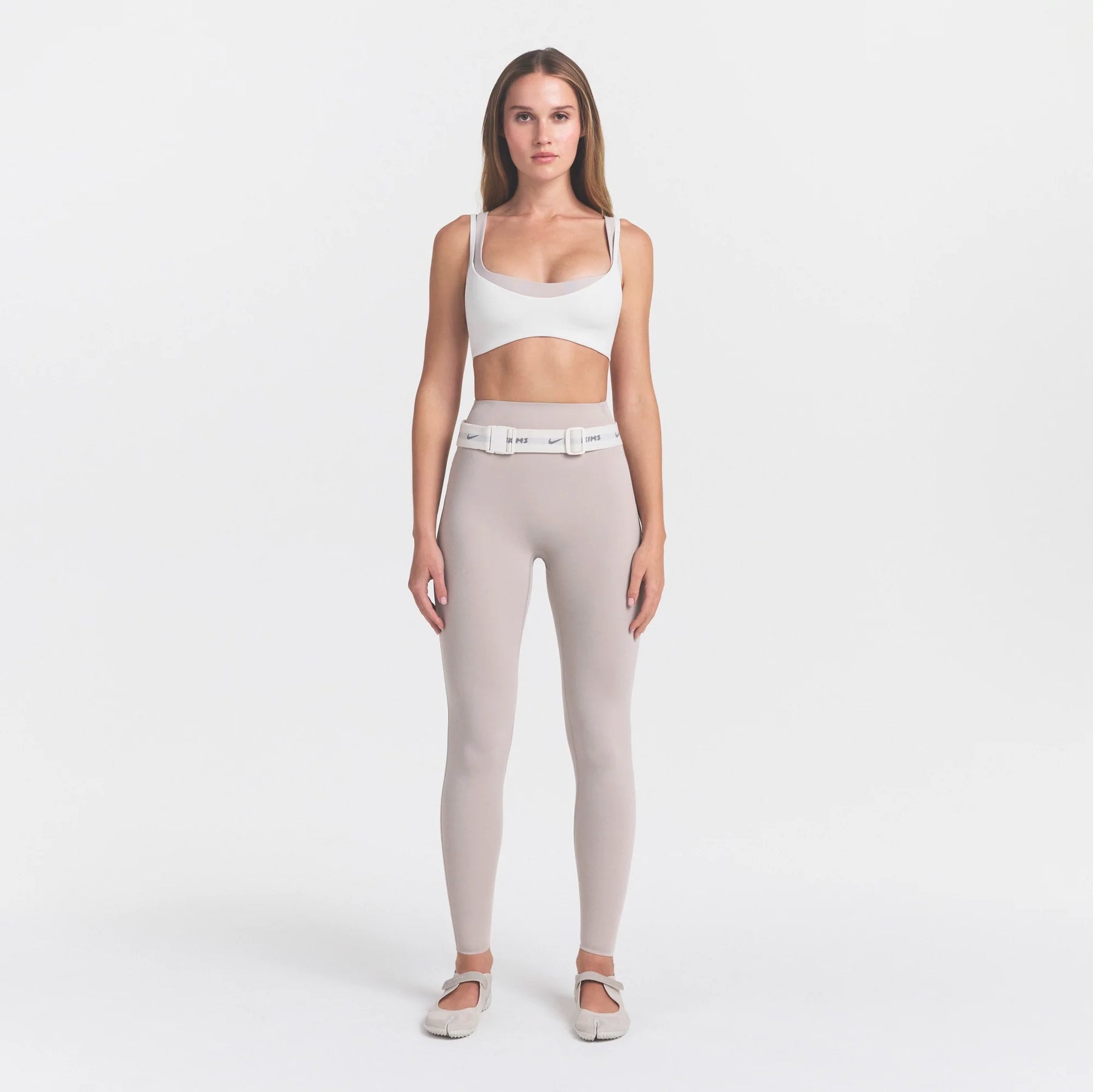 NikeSKIMS STUDIO STRETCH 26" LEGGING | LINEN