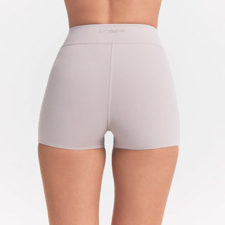NikeSKIMS STUDIO STRETCH DIPPED 2" SHORT | LINEN