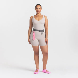 NikeSKIMS STUDIO STRETCH PLUNGE TANK | LINEN