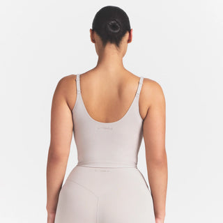 NikeSKIMS STUDIO STRETCH PLUNGE TANK | LINEN
