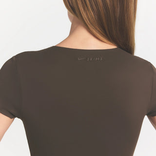 NikeSKIMS MATTE CROPPED CORSET TEE | DARK SEPIA