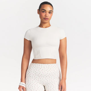 NikeSKIMS MATTE CROPPED CORSET TEE | IVORY
