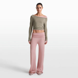 NikeSKIMS STRETCH KNIT LONG SLEEVE BOATNECK TOP | DUNE