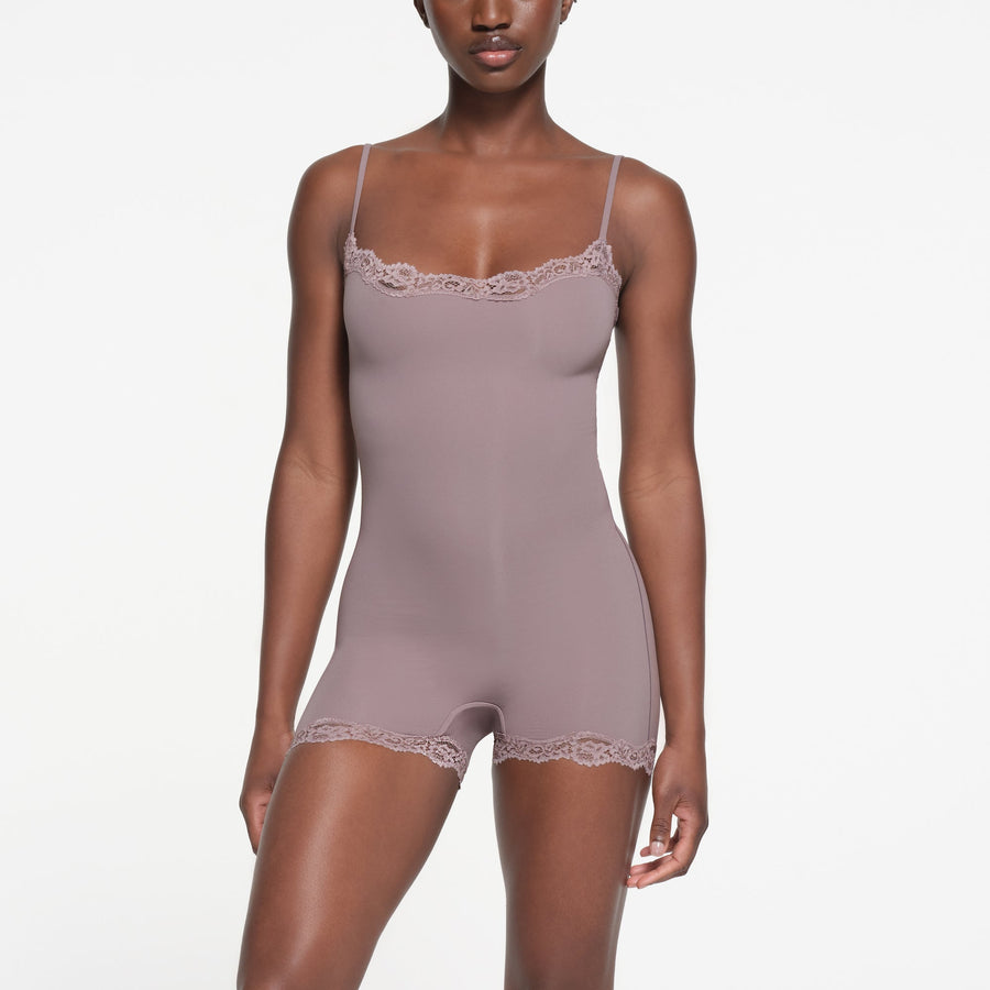 FITS EVERYBODY LACE ONESIE | ZINC