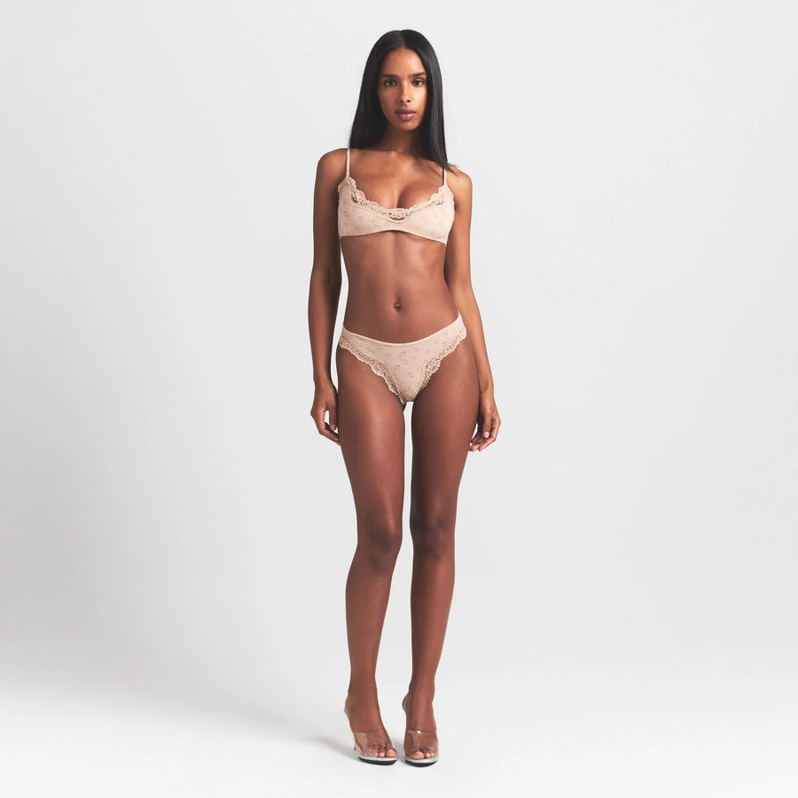 FITS EVERYBODY LACE TANGA | MICA SKETCHED HEARTS