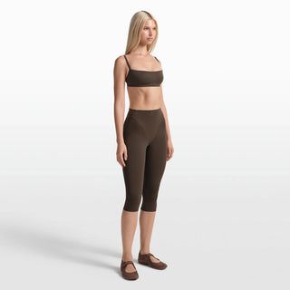 NikeSKIMS MATTE 17" V-LINE CROP LEGGING | DARK SEPIA