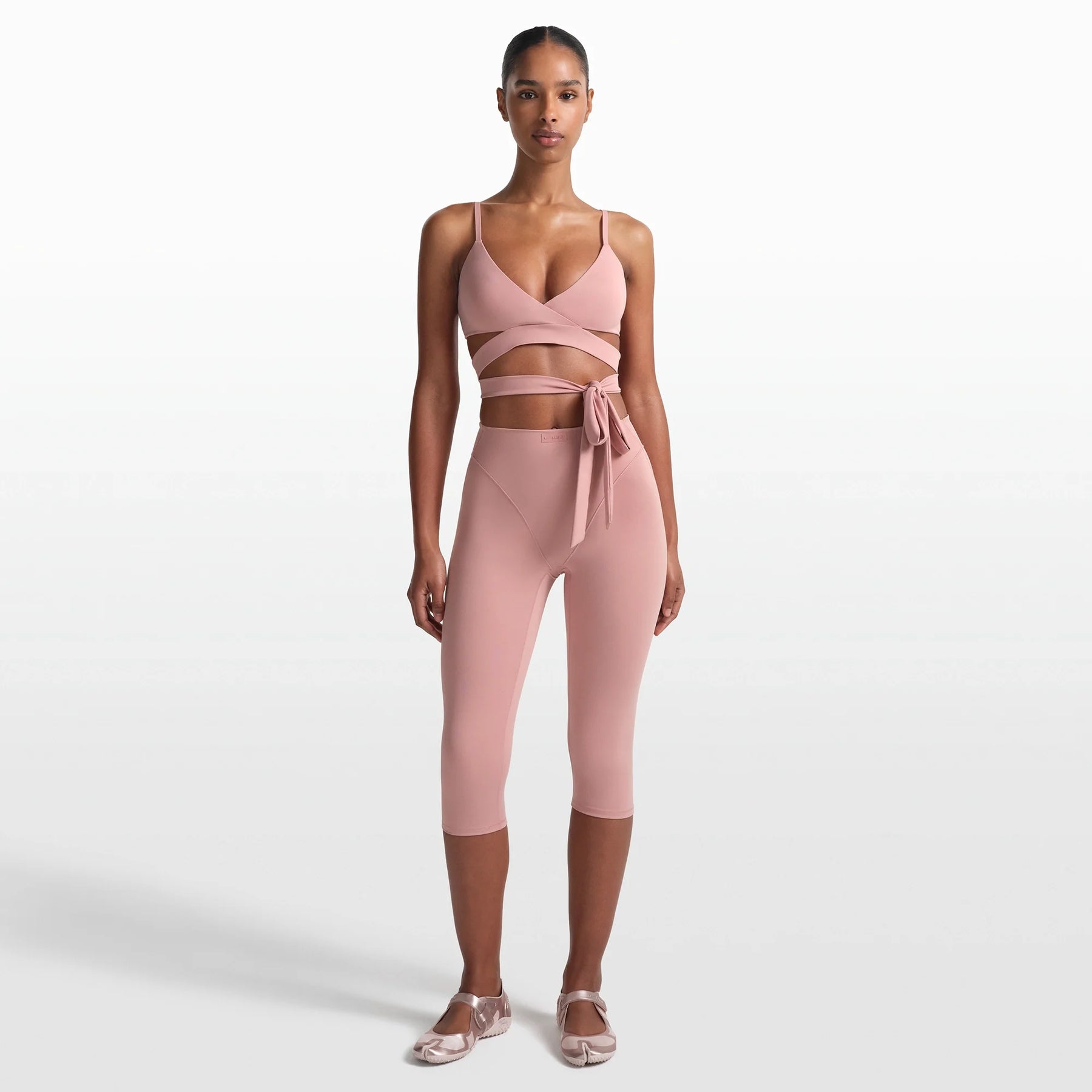 NikeSKIMS MATTE 17" V-LINE CROP LEGGING | HIMALAYAN