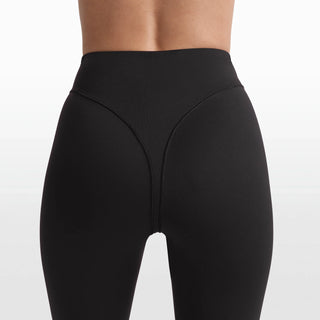 NikeSKIMS MATTE 17" V-LINE CROP LEGGING | OBSIDIAN