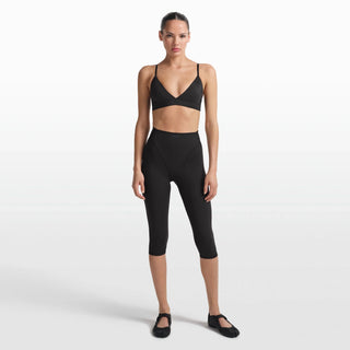 NikeSKIMS MATTE 17" V-LINE CROP LEGGING | OBSIDIAN