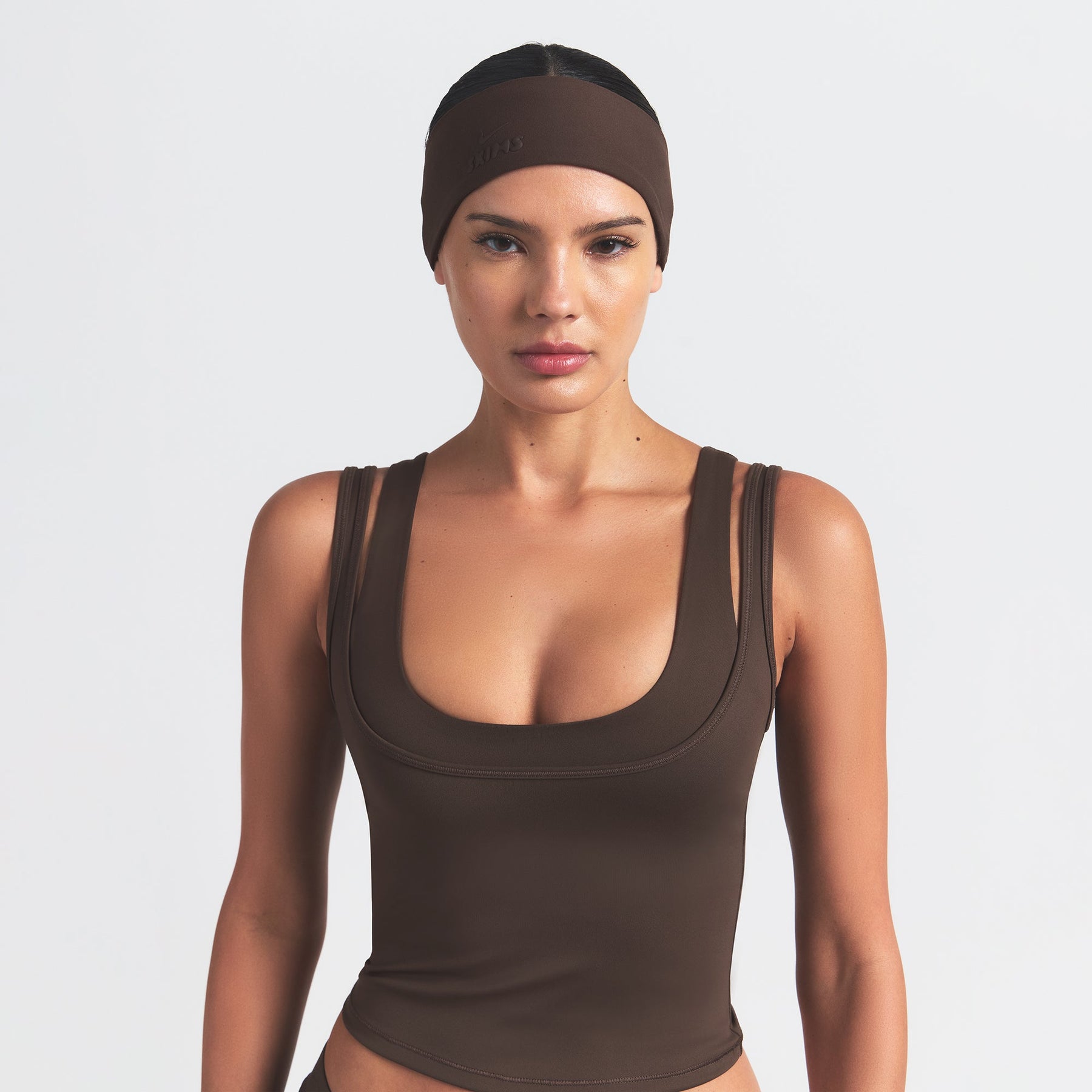 NikeSKIMS ACCESSORIES HEADBAND | DARK SEPIA
