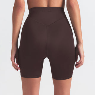 NikeSKIMS SHINE BONDED WAIST 5" BIKER SHORT | PHOENIX