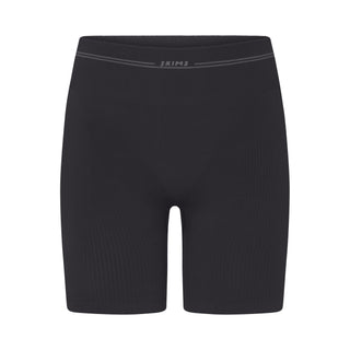 NikeSKIMS RIBBED SEAMLESS 5" BIKER SHORT | OBSIDIAN