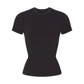 NikeSKIMS RIBBED SEAMLESS BABY TEE | OBSIDIAN