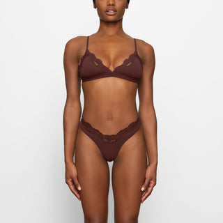 FITS EVERYBODY LACE TRIANGLE BRALETTE | COCOA