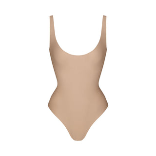 SKIMS BODY SCOOP LOW BACK THONG BODYSUIT | CLAY