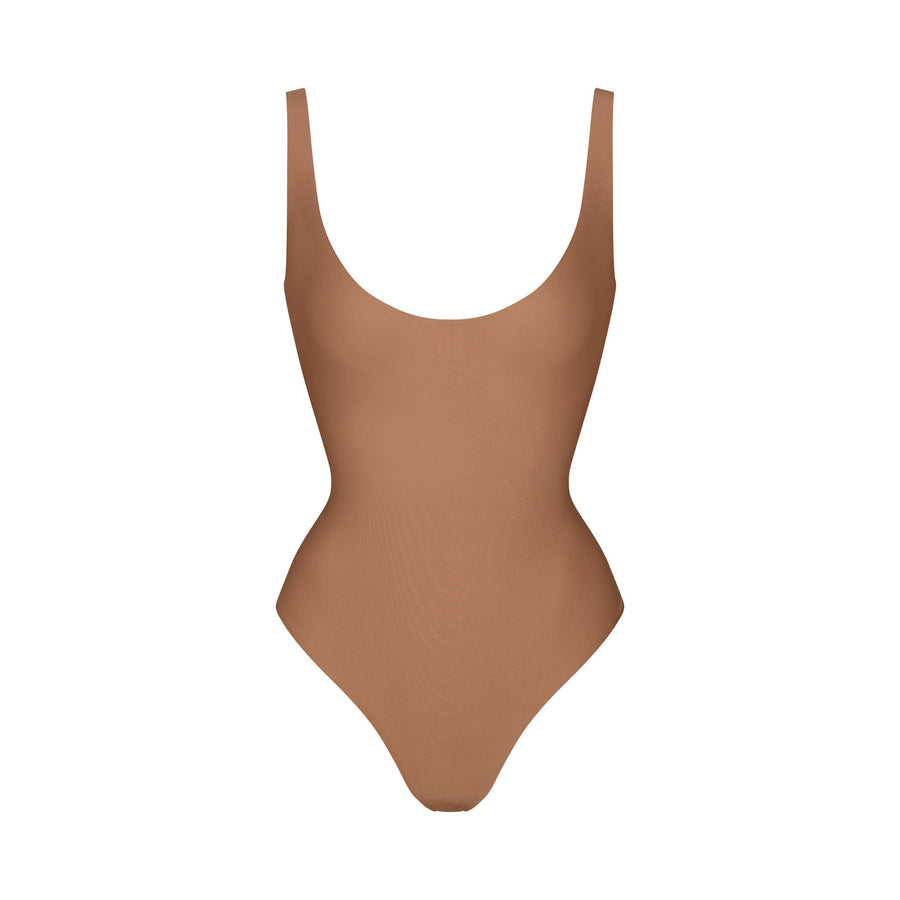 SKIMS BODY SCOOP LOW BACK THONG BODYSUIT | SIENNA