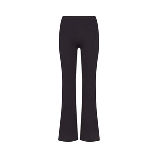 NikeSKIMS MATTE SLIM FLARE LEGGING | OBSIDIAN