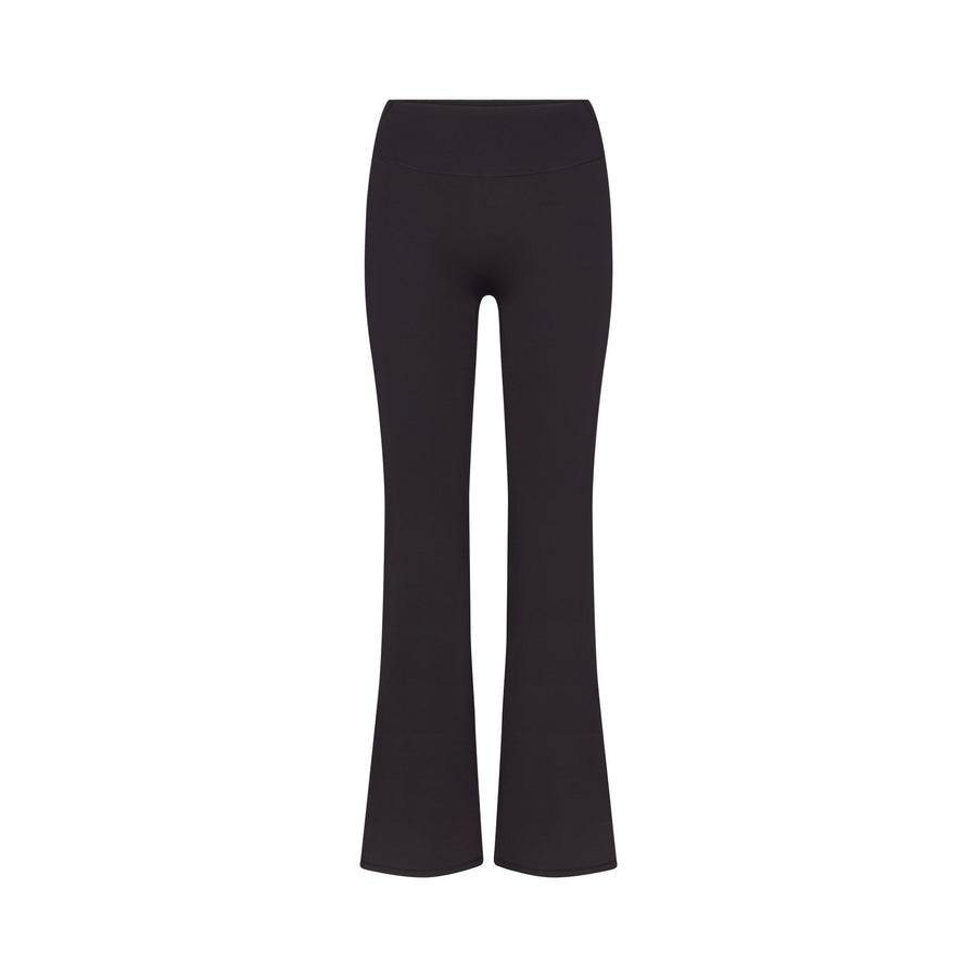 NikeSKIMS MATTE SLIM FLARE LEGGING | OBSIDIAN