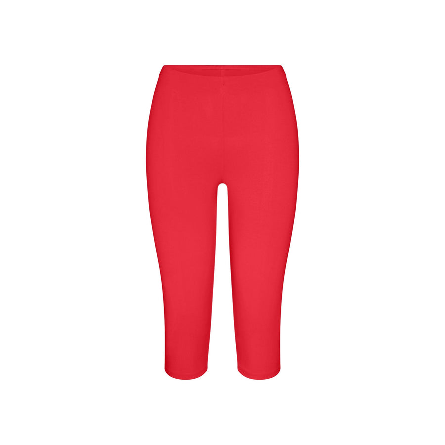 SMOOTH LAYERS HIGH-WAISTED CAPRI | CARMINE