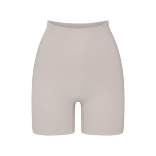 NikeSKIMS STUDIO STRETCH 5" BIKER SHORT | LINEN