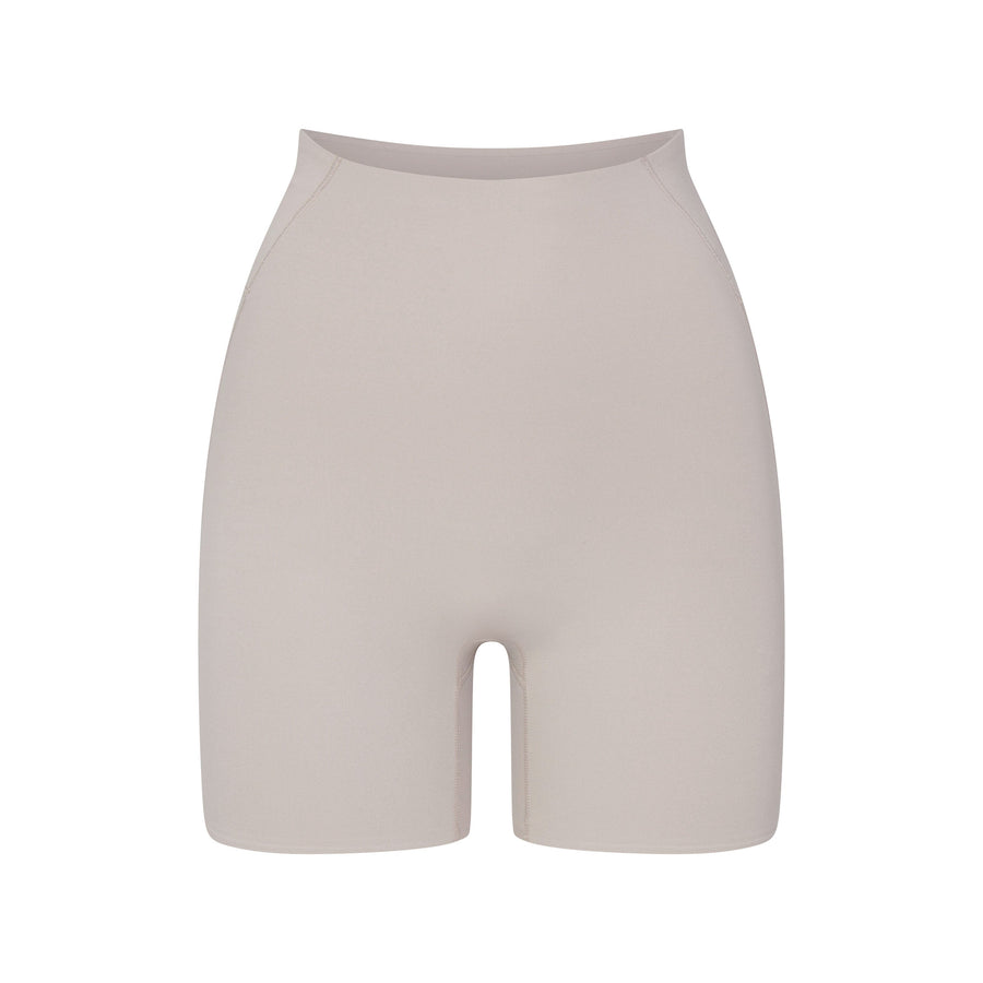 NikeSKIMS STUDIO STRETCH 5" BIKER SHORT | LINEN