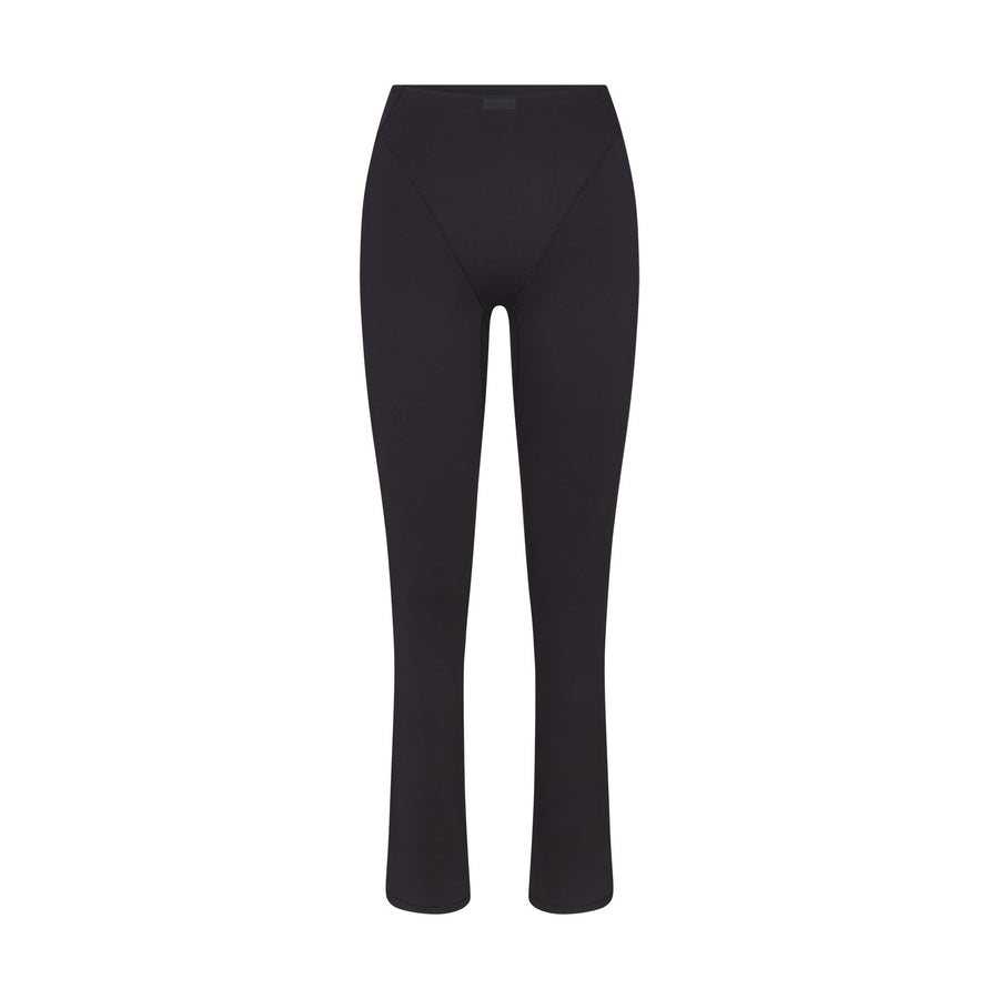NikeSKIMS MATTE V-LINE 39" STRAIGHT LEGGING | OBSIDIAN