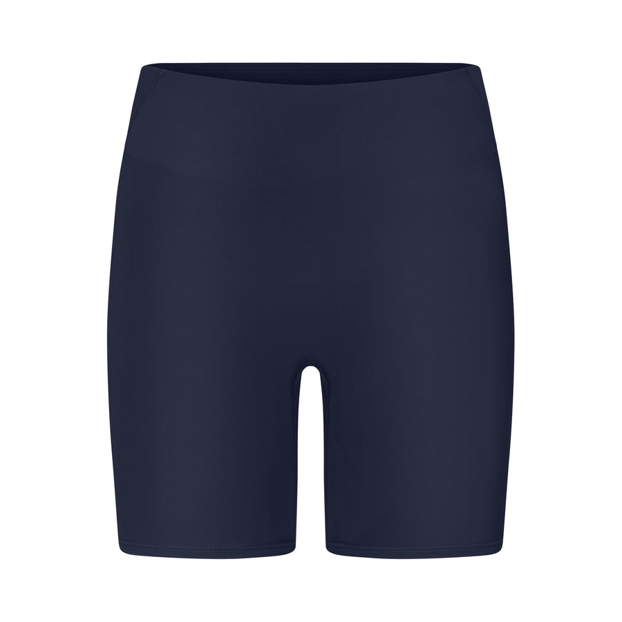 NikeSKIMS SHINE BONDED WAIST 5" BIKER SHORT | NAVY