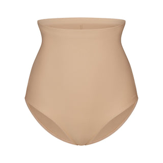SKIMS BODY CORE SCULPT BUTT LIFTING BRIEF | CLAY