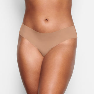 NAKED CHEEKY HIPSTER | SIENNA