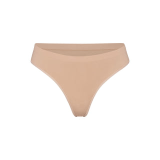 SOFT SMOOTHING SEAMLESS THONG | CLAY