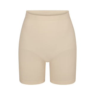 SEAMLESS SCULPT MID THIGH SHORT | SAND