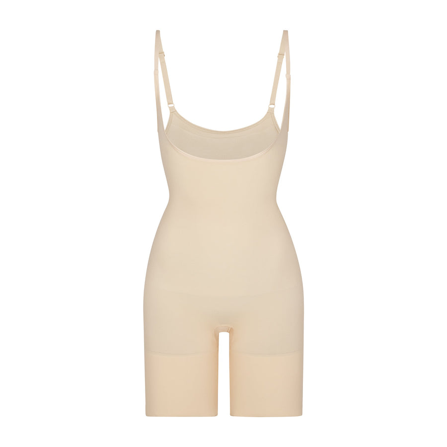 SEAMLESS SCULPT BUTT LIFTING OPEN BUST BODYSUIT | SAND