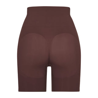 SEAMLESS SCULPT BUTT LIFTING SHORT | COCOA