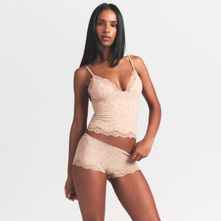 FITS EVERYBODY LACE TRIANGLE CAMI | MICA SKETCHED HEARTS