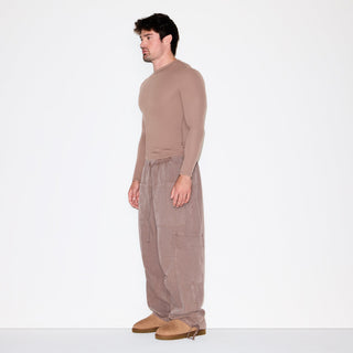 FITS EVERYBODY MENS SLIM LONG SLEEVE T-SHIRT | UMBER