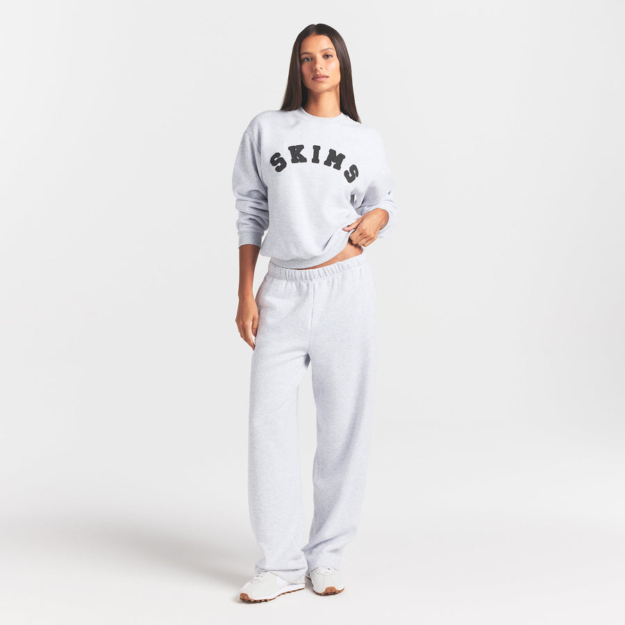 COTTON FLEECE LOGO CLASSIC CREWNECK | ONYX ARCHED LOGO PATCH